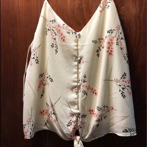 New with tags floral tank top with a knot tie